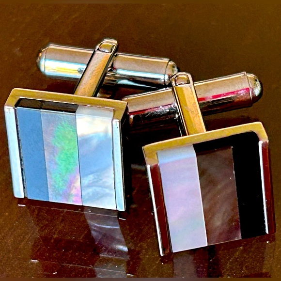 VINTAGE CUFF LINKS! Gorgeous-unbranded-pristine condition-silver tone - Picture 2 of 5